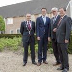 Op de foto staan v.l.n.r. Burgemeester Jan Luteijn en wethouders Pieter Paans, Bas Boelhouwers en Hans Flieringa. - Foto: WiSch Fotografie