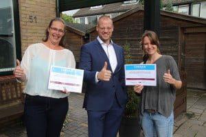 20150914 Overhandiging cheque initiatief gemeentekraam 's-Gravendeel