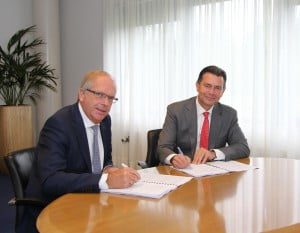 20150924 Ondertekening overeenkomst bouw 19 woningen in Westmaas