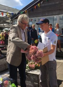 20160820 Huldiging zeiler Sam Peeks door Arie Mol