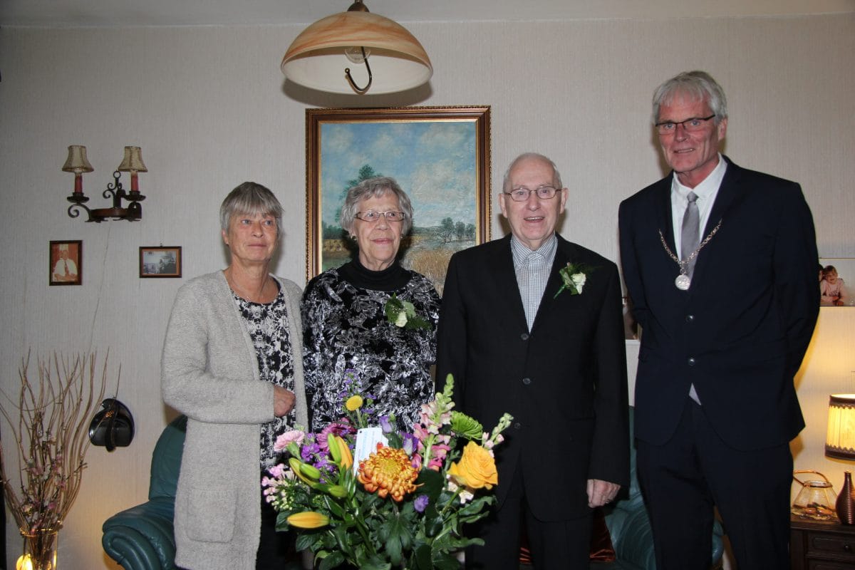 Echtpaar De Melker uit 's Gravendeel 60 jaar getrouwd