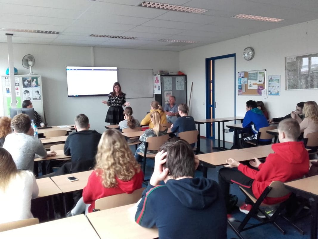 Leerlingen het Wellant College kregen een gastles over hoe om te gaan met geld.
