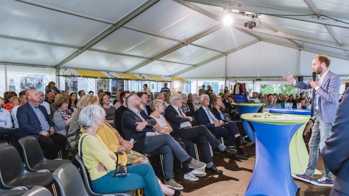 HEIJBLOM FOTOGRAFIE-Feestelijke presentatie 2 (klein)