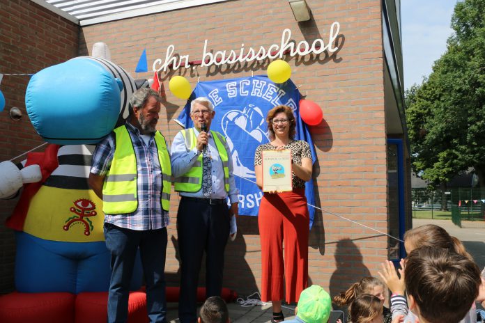cbs De Schelp ontvangt het label School op SEEF