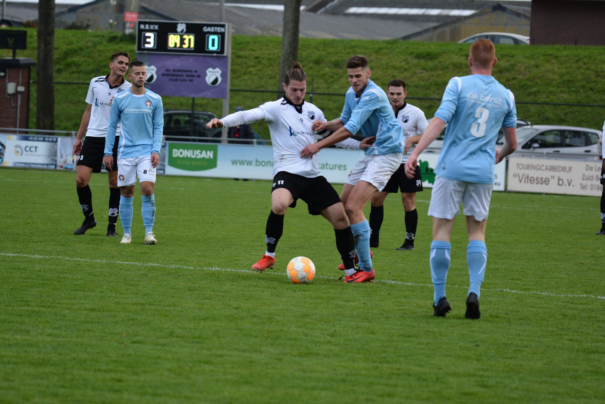 Michael Ouwens, Peter Jan Cazander in duel en Koen Witsiers - Foto Cindy Vos
