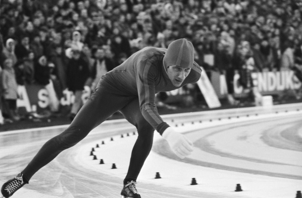 Een ster op het ijs! Puttershoek schrijft geschiedenis. Vertoning historische beelden van schaatser 