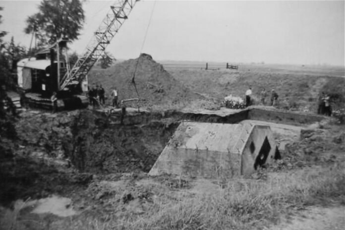 Ingraven oude bunker rond 1960