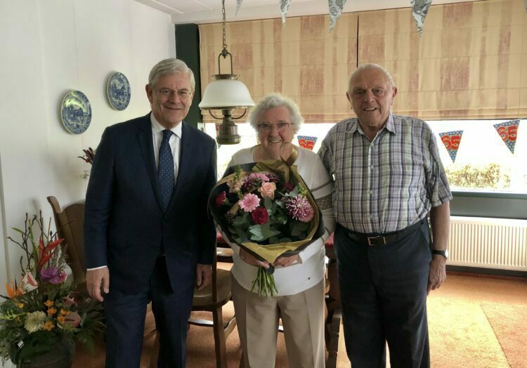 Echtpaar Zeeman-Vollenhouw uit Zuid-Beijerland 65 jaar getrouwd