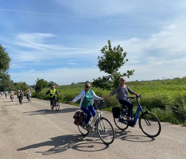 Vrouwen van Nu viert 95-jarig jubileum met fietstocht in de Hoeksche Waard