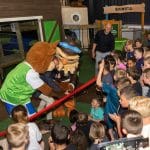 Ernst-Jan Klein, Henk Akkerman, Bres & Bo openen binnenspeeltuin - Foto Bres Accommodaties