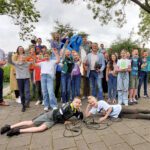 De E-waste Race ging officieel van start met een kick-off bij CBS De Schelp in Puttershoek op woensdag 24 me - Foto RAD