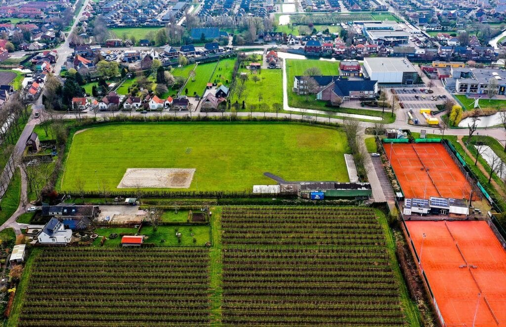 VoorWaards vraagt openlijke excuses na jarenlange stilstand zwembad Numansdorp