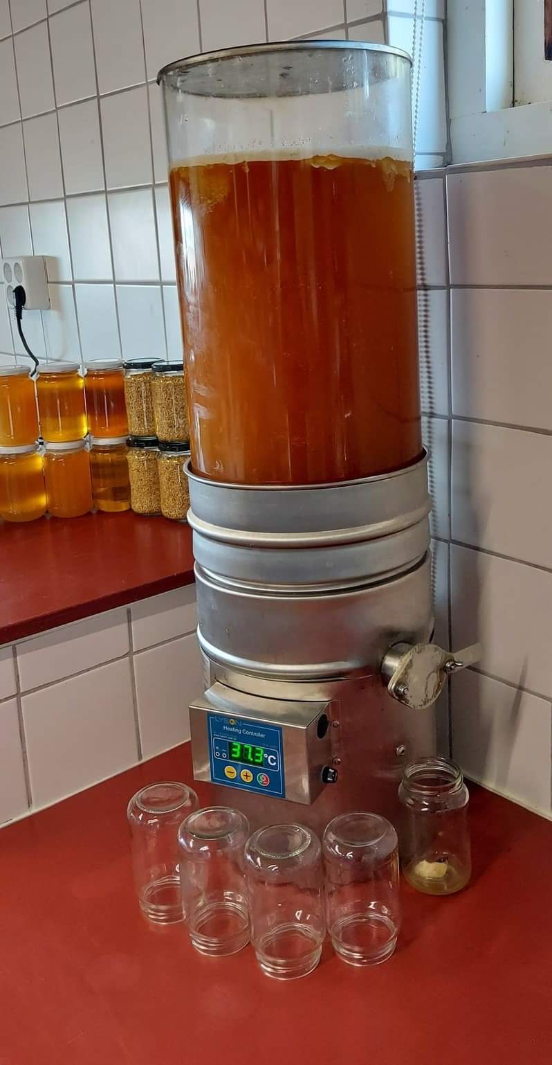 Echte honing met korting van de tap bij Imkerij TotalisNaturales op zaterdag 23 maart Hoeksche