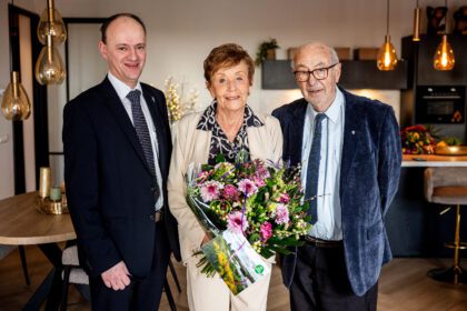 Het is vandaag 60 jaar geleden dat de heer J.C. Zuurveld (82) en mevrouw G. Zuurveld-Verhoeven (79) uit Puttershoek elkaar het jawoord gaven.