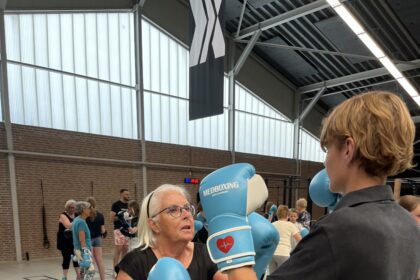 Een Hoeksche senior aan het boksen