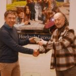 Op woensdag 22 januari droeg voorzitter Pieter Jan in ’t Veld een digitaal bestand met deze waardevolle documenten over aan rector mr. Remco Zebel van het Hoeksch Lyceum