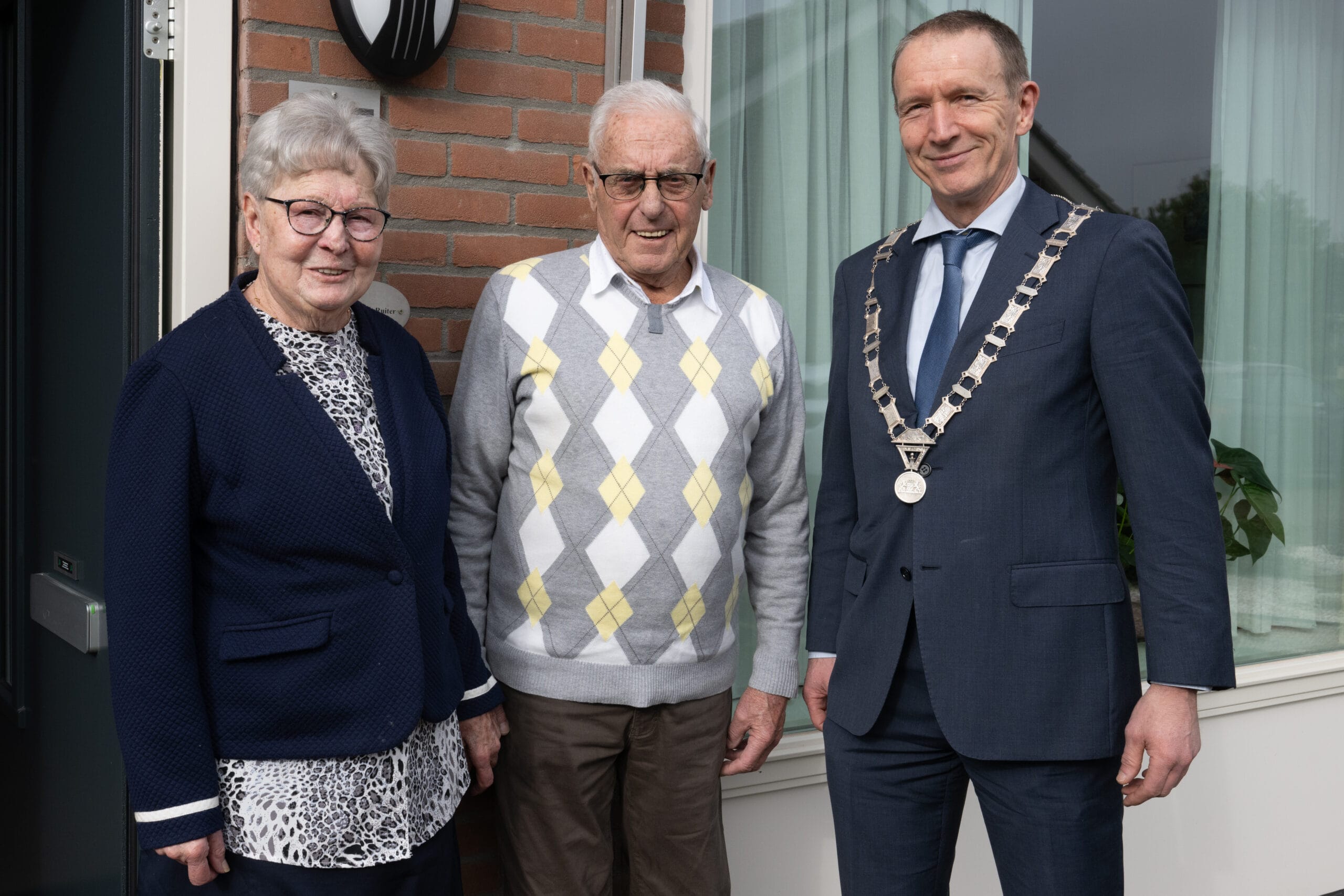 Echtpaar De Ruiter-Reijerkerk uit Zuid-Beijerland viert briljanten jubileum