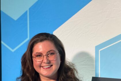 Chrissy van Essen (22) uit Oud-Beijerland heeft een indrukwekkende prestatie geleverd door goud te winnen bij de nationale vakwedstrijden van Skills Netherlands.