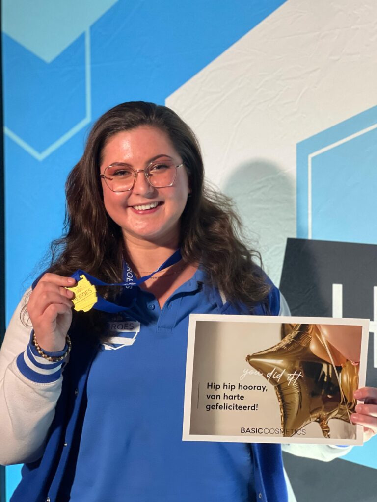 Chrissy van Essen (22) uit Oud-Beijerland heeft een indrukwekkende prestatie geleverd door goud te winnen bij de nationale vakwedstrijden van Skills Netherlands.