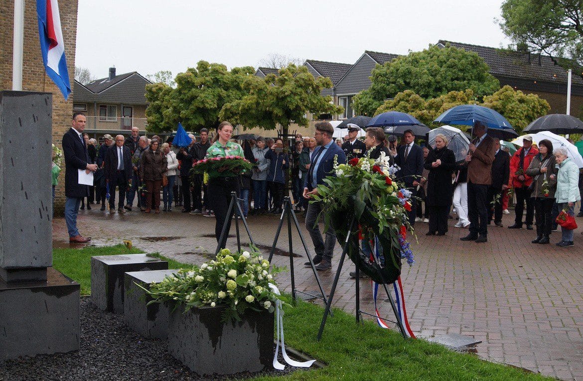 Dodenherdenking op zondag 4 mei bij oorlogsmonument in Westmaas