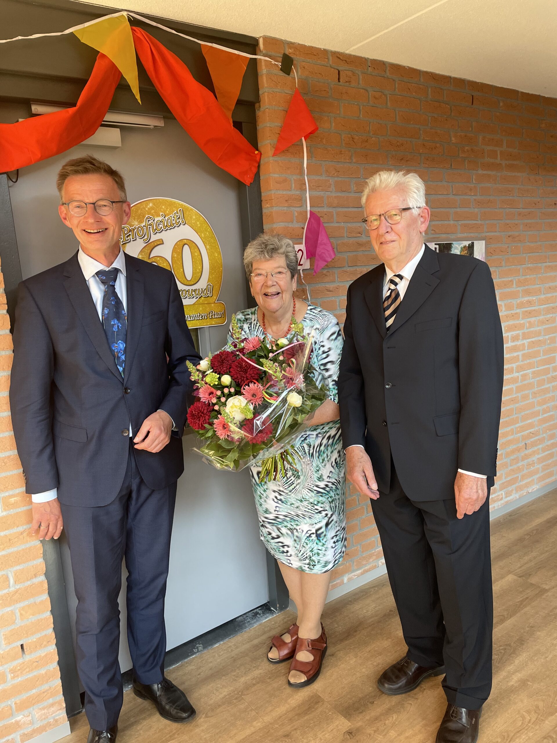 Echtpaar Den Hartigh-Louter uit Oud-Beijerland viert diamanten jubileum