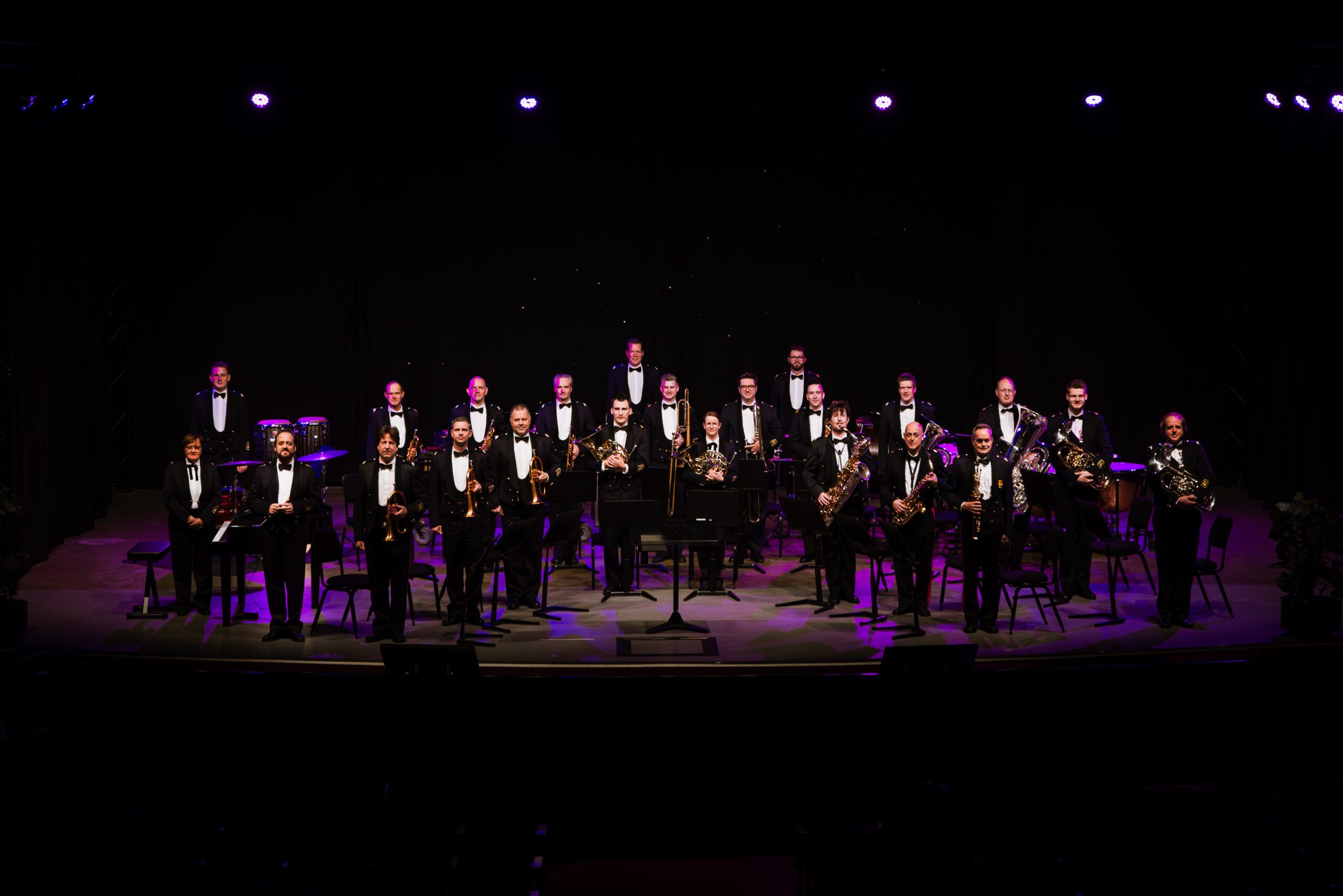 Militair muzikaal spektakelstuk komt naar de Hoeksche Waard :  Concert ‘Fanfare Bereden Wapens’ met Meike van der Veer en Ferry de Lits