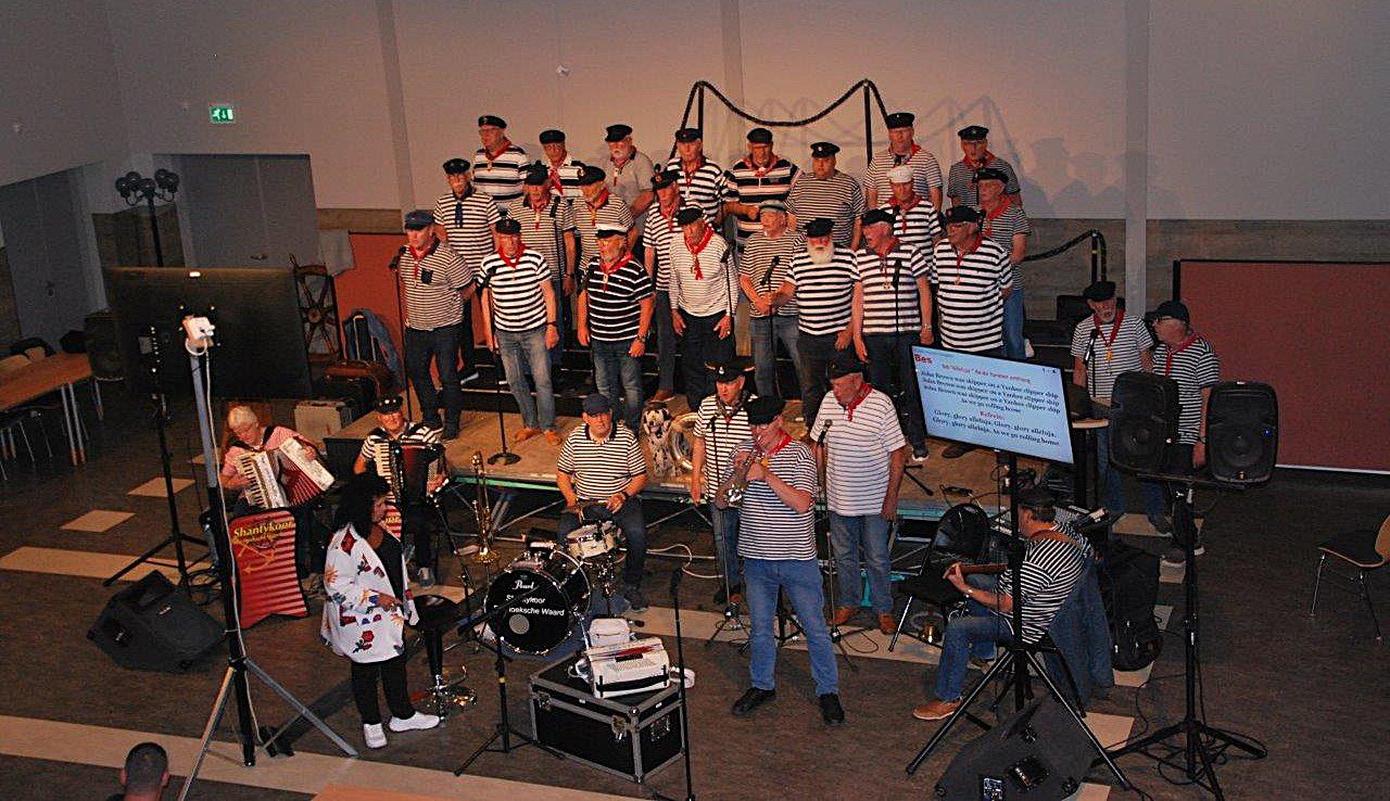 Seniorenfestival Puttershoek aan de Maas brengt muziek, gezelligheid en verbinding