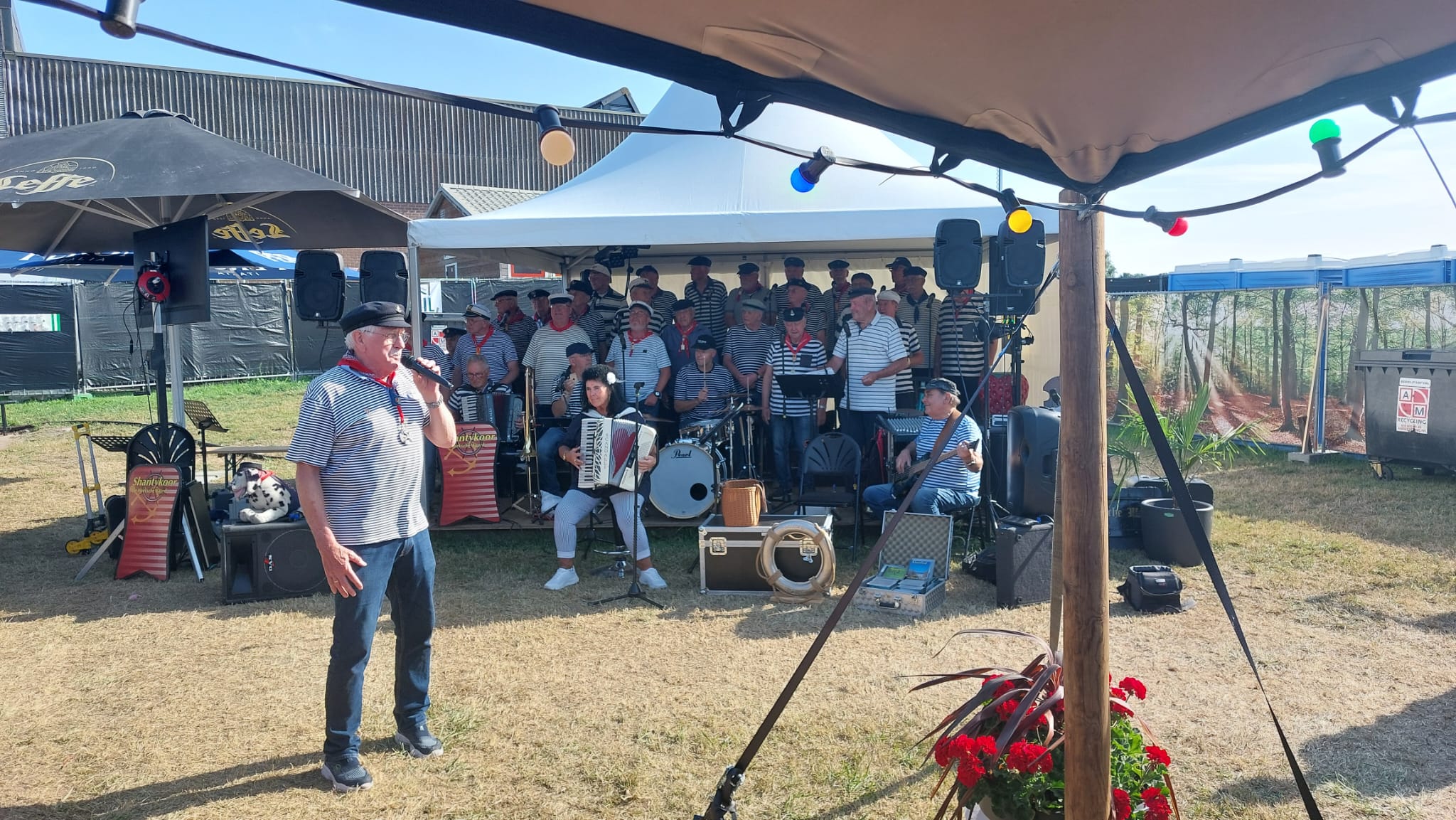 Shantykoor zorgt voor muzikaal hoogtepunt tijdens 500 jaar Piershil