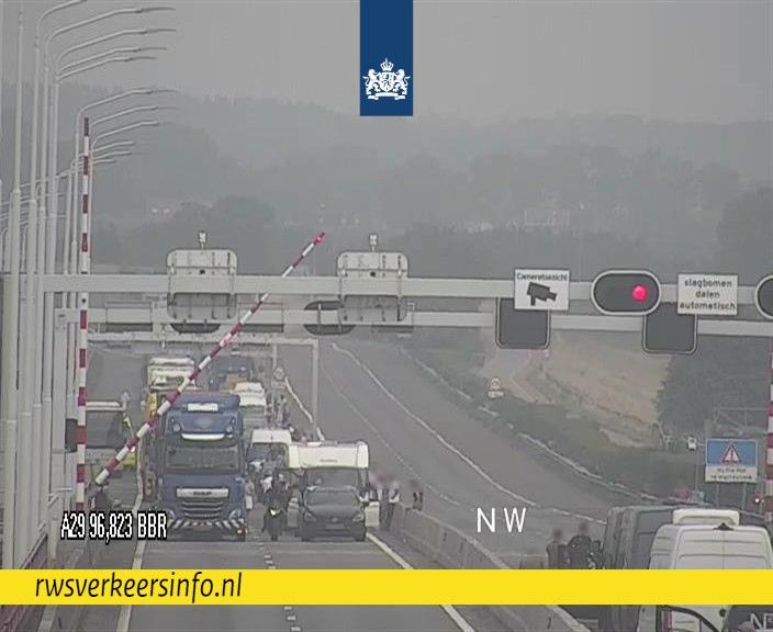 ⛔ Haringvlietbrug A29 in beide richtingen afgesloten door technische storing