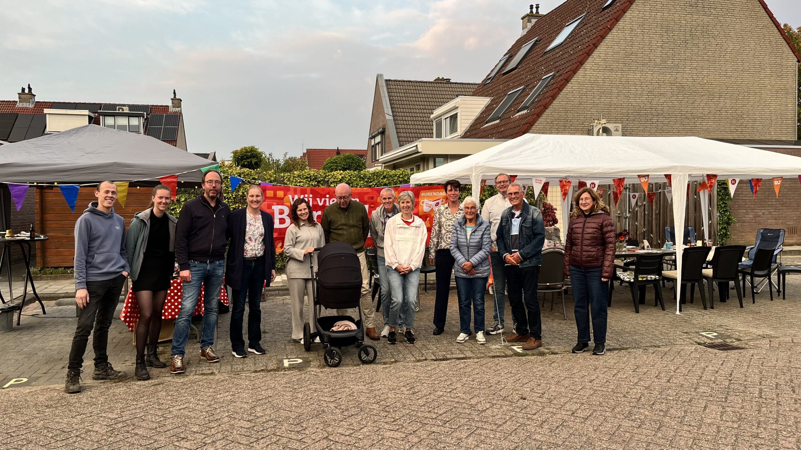 Oudeland in Puttershoek viert Burendag met sfeervolle straatbarbecue