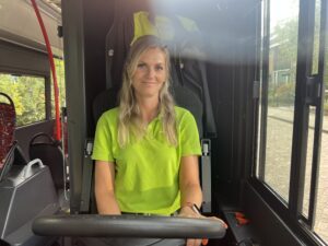 Elske aan het werk als buschauffeur - Foto Transdev
