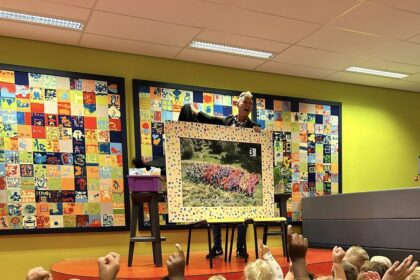 Op 1 augustus bestond obs Het Driespan 40 jaar. Voor de vakantie vierden de school al feest, maar vandaag werd ook een mooie, blijvende herinnering onthuld aan alle leerlingen van de school, zij geven immers al jaren kleur aan Het Driespan. - Foto het Driespan