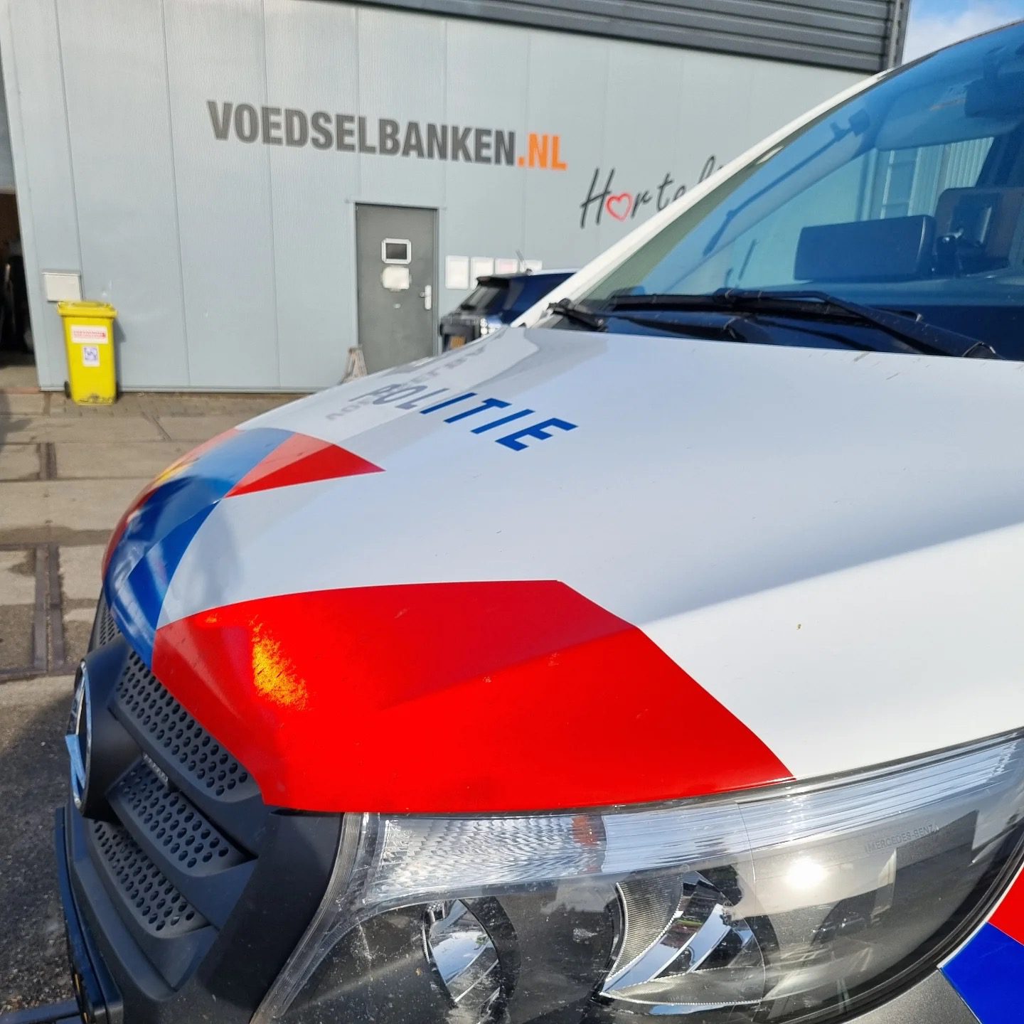 Inbraken bij voedselbank, begraafplaats en winkel in Hoeksche Waard