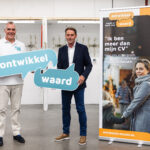 Op maandag 1 september gaven wethouder Paul Boogaard en Leo Valk van Stichting SOB Hoeksche Waard het officiële startsein voor OntwikkelWaard.