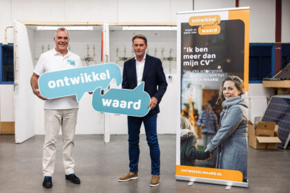 Op maandag 1 september gaven wethouder Paul Boogaard en Leo Valk van Stichting SOB Hoeksche Waard het officiële startsein voor OntwikkelWaard.