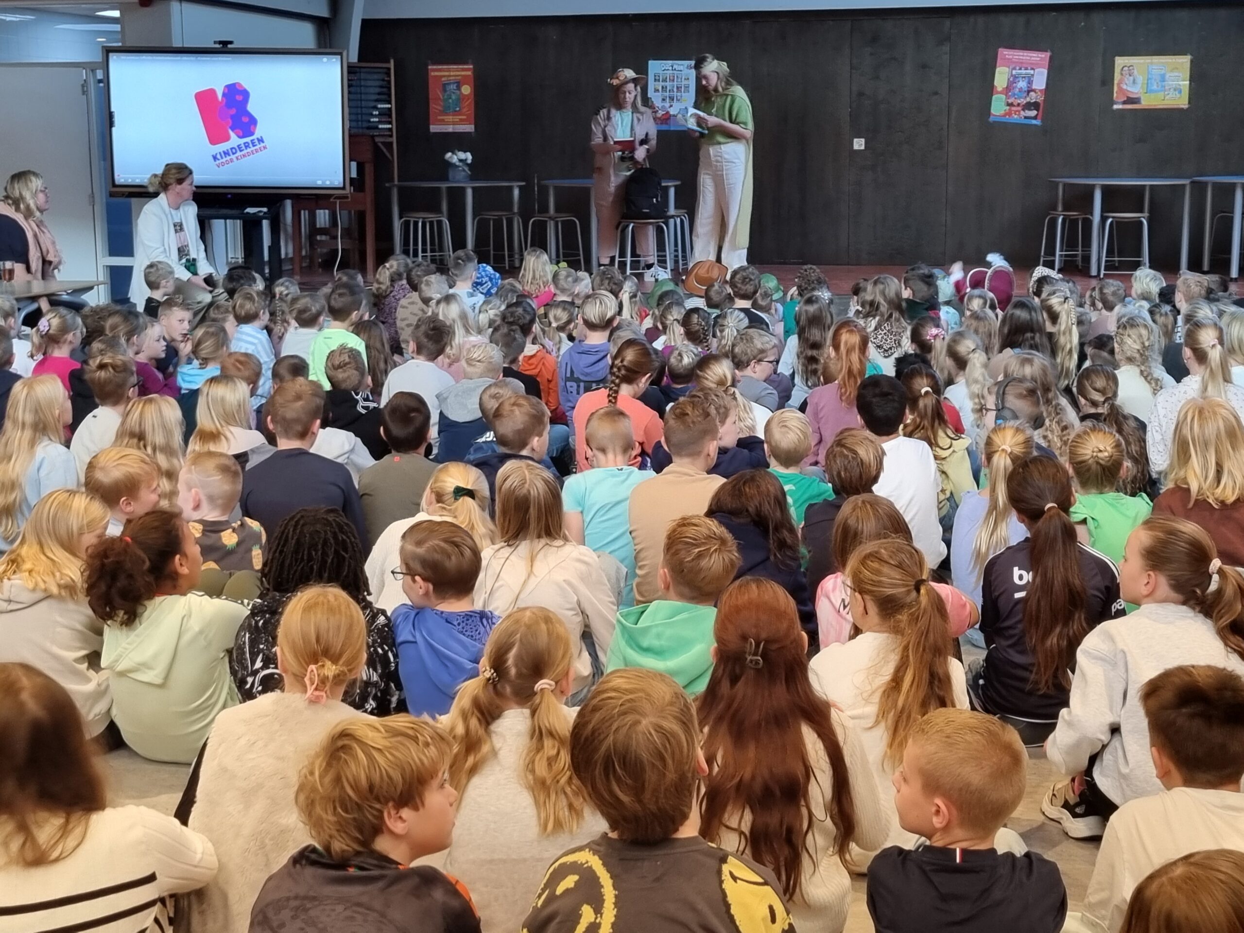 Feestelijke opening Kinderboekenweek op de Bouwsteen