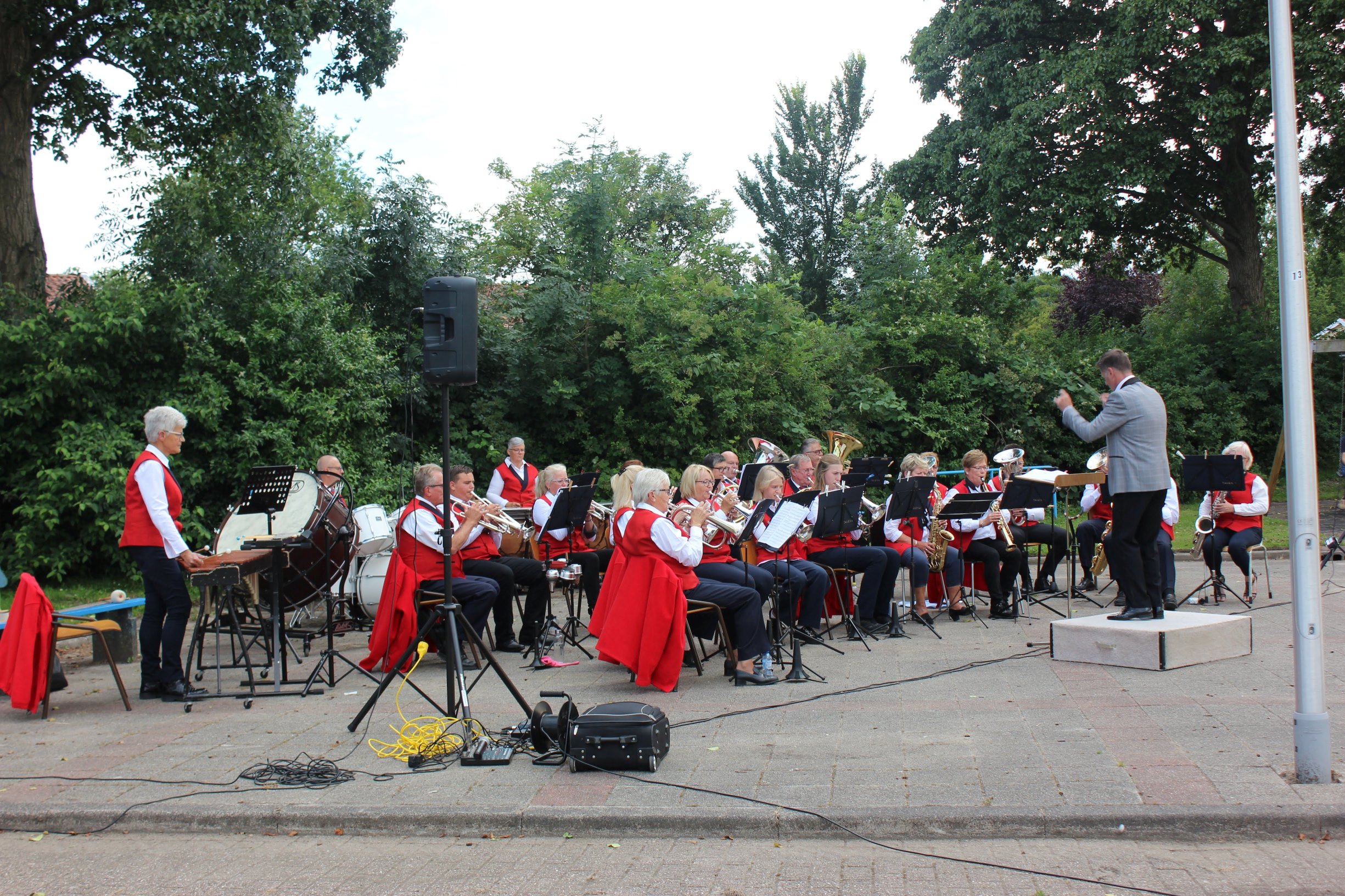 Fanfarekorps T.A.V.E.N.U. viert 35-jarig jubileum met feestelijk concert in Strijen