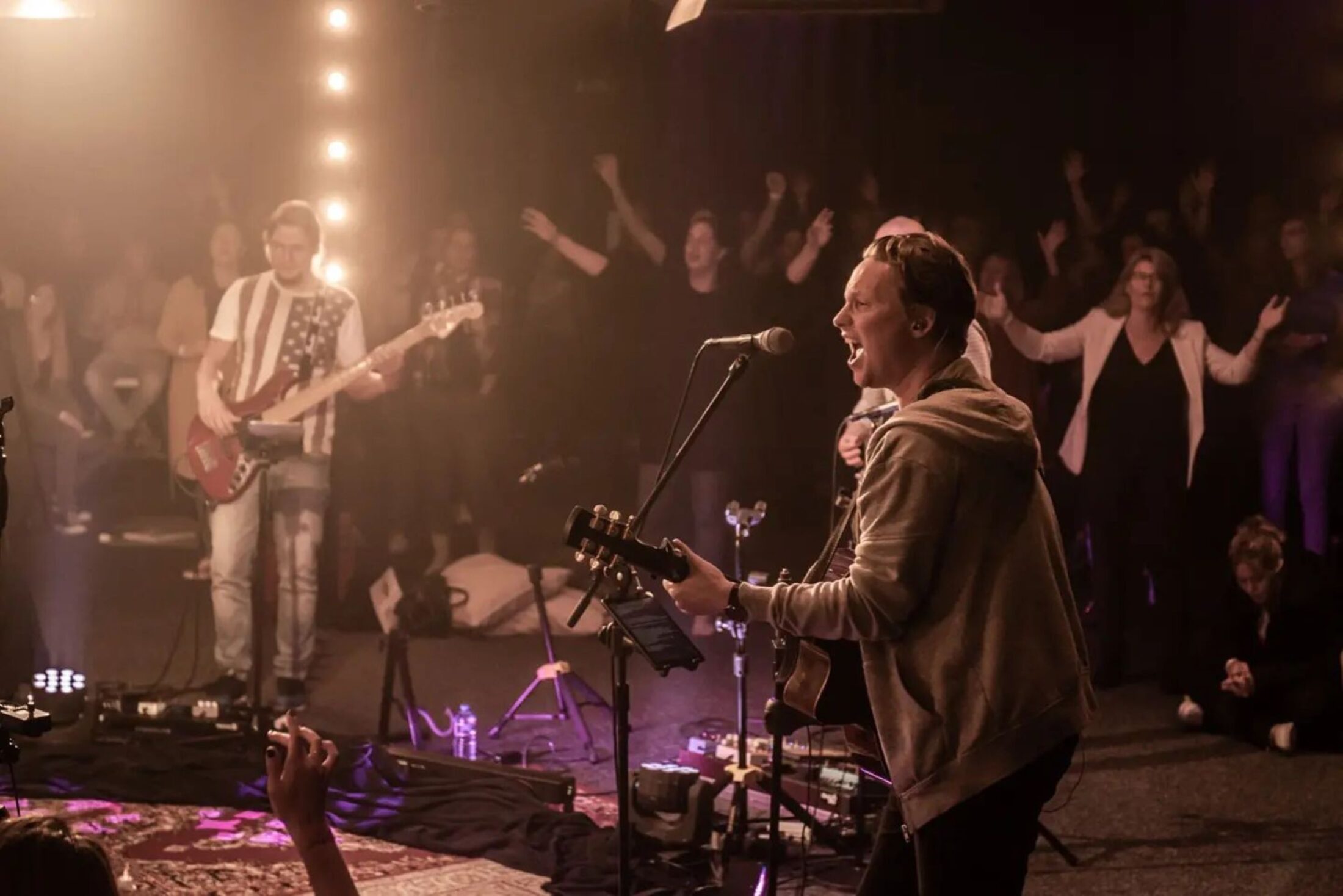 ‘Eerste Liefde deel 2’ – Een avond vol aanbidding met Julian Goedhart in Oud-Beijerland