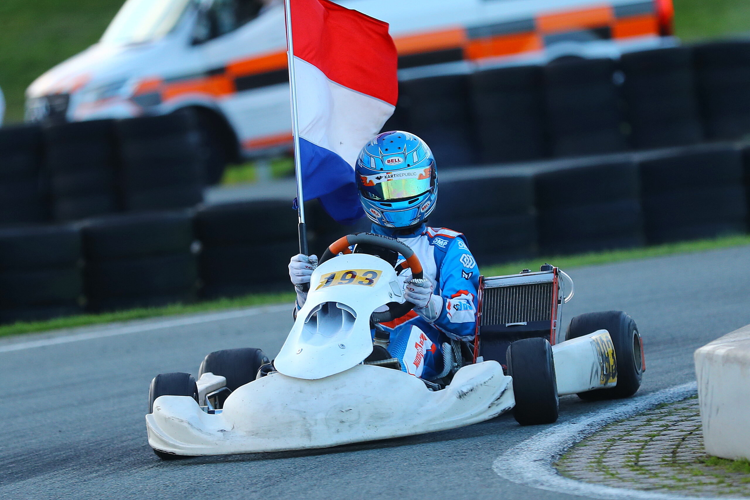 Keano Frens uit Nieuw-Beijerland pakt eerste titel in 2-takt Senior-klasse: “Loon na hard werken”