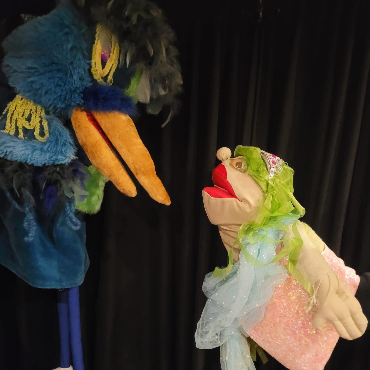 Poppentheater Ludiek speelt ‘De tijd is kwijt!’ in Strijen