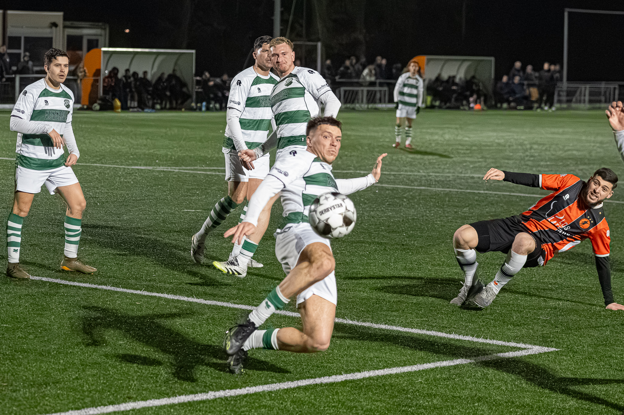 Heinenoord behaalt zwaarbevochten punt in Kruisland