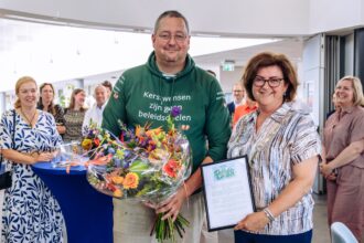 Raadslid Jolanda Koning, Oud Wethouder Renee Peters, Burgemeester Marjan Witte en communicatie medewerkster Suzanne Baljon - Foto Heijblom Fotografie