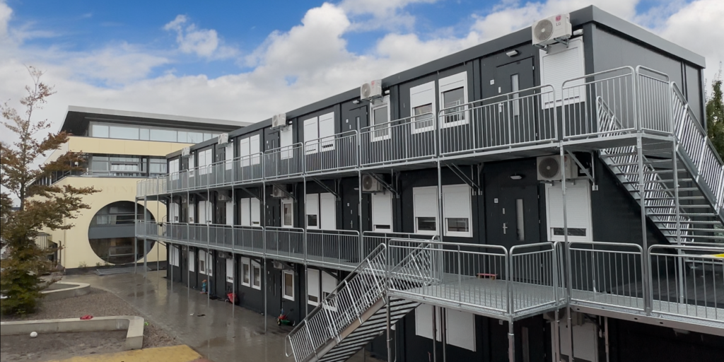 Gemeente Hoeksche Waard wil Oekraïense ontheemden stap voor stap naar zelfstandige woningen begeleid
