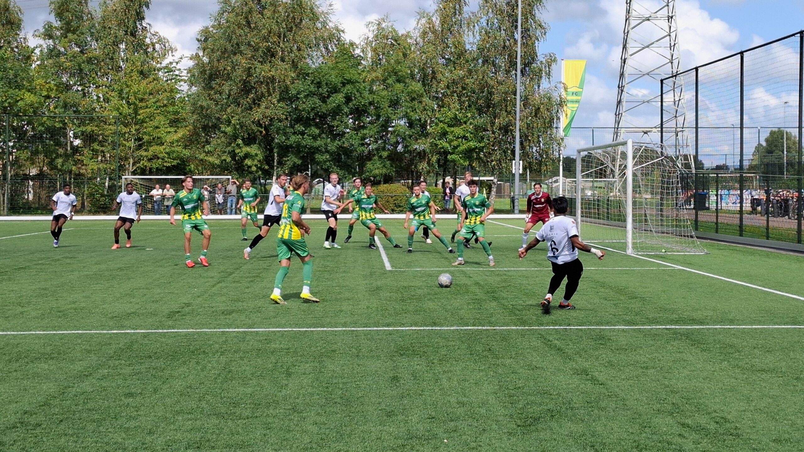 SHO boekt overtuigende oefenzege op FC Binnenmaas