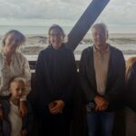 Anne Karsbergen tijdens CDA-werkbezoek over erosie Brouwersdam.