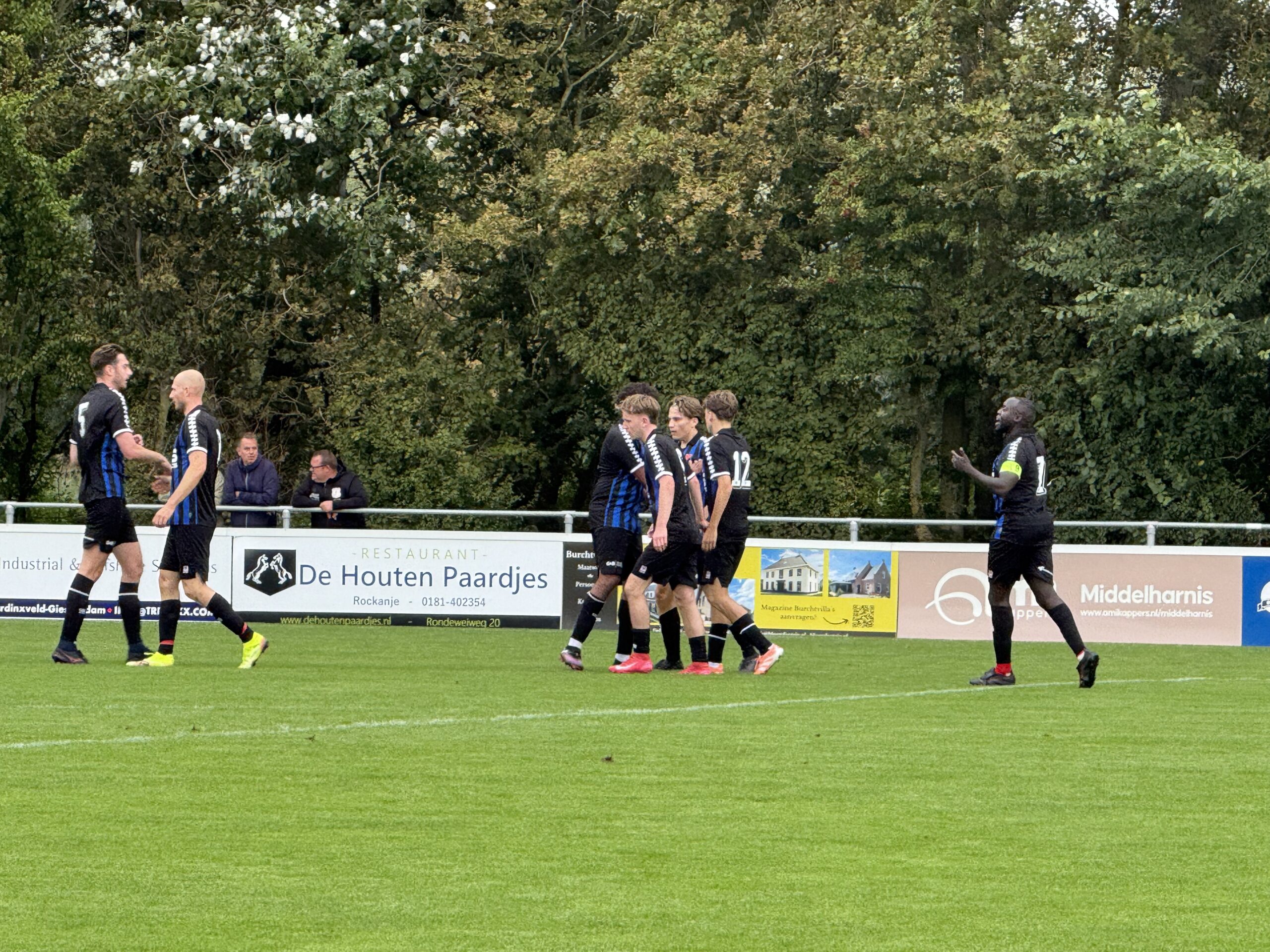 SSS verliest doelpuntrijke competitiestart bij Stellendam (5-3)