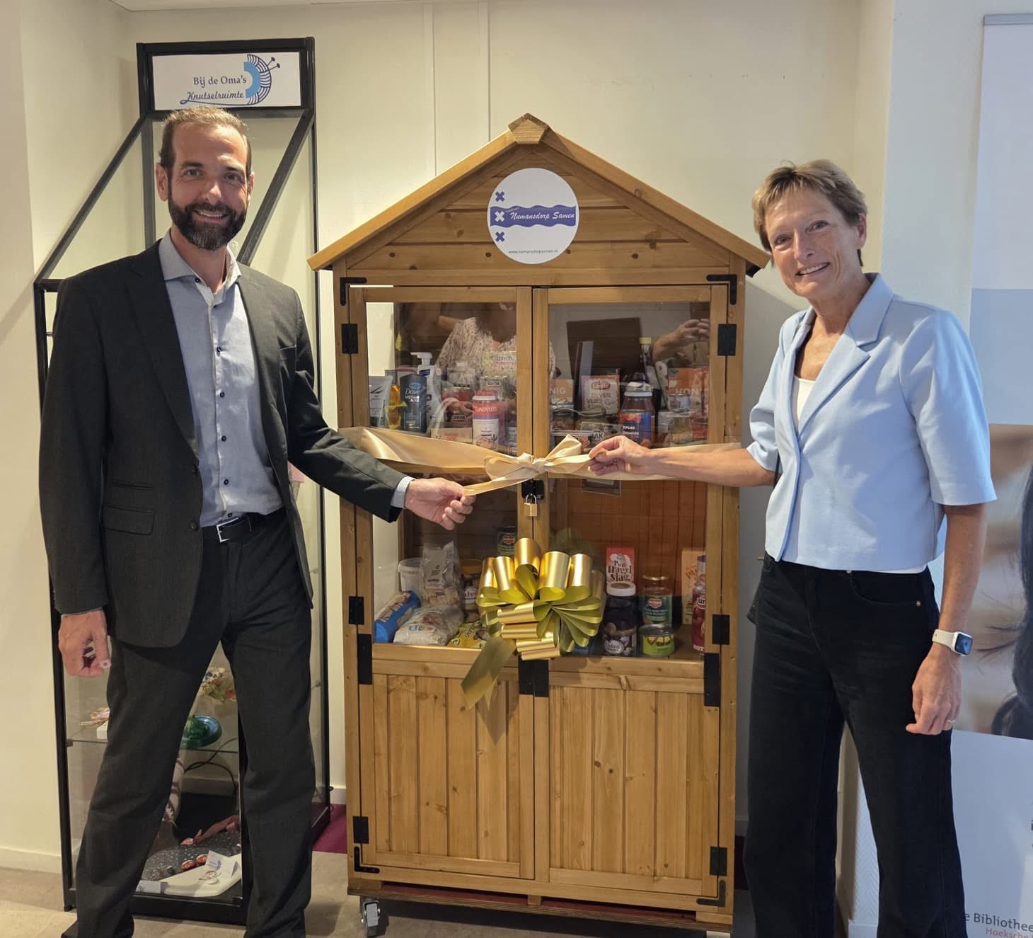Twee voedselkasten officieel geopend in Numansdorp