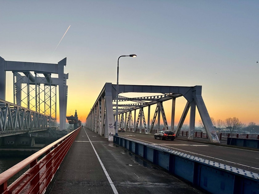 Verkeersbrug tussen Dordrecht en Zwijndrecht twee nachten dicht